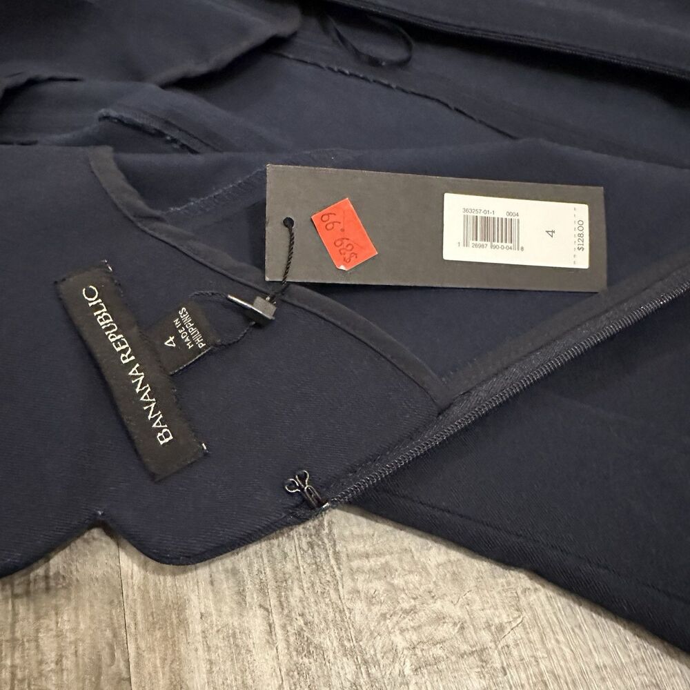 Banana Republic Navy Princess Seam Scalloped Edge Sheath Dress Size 4 Preppy - Picture 10 of 14